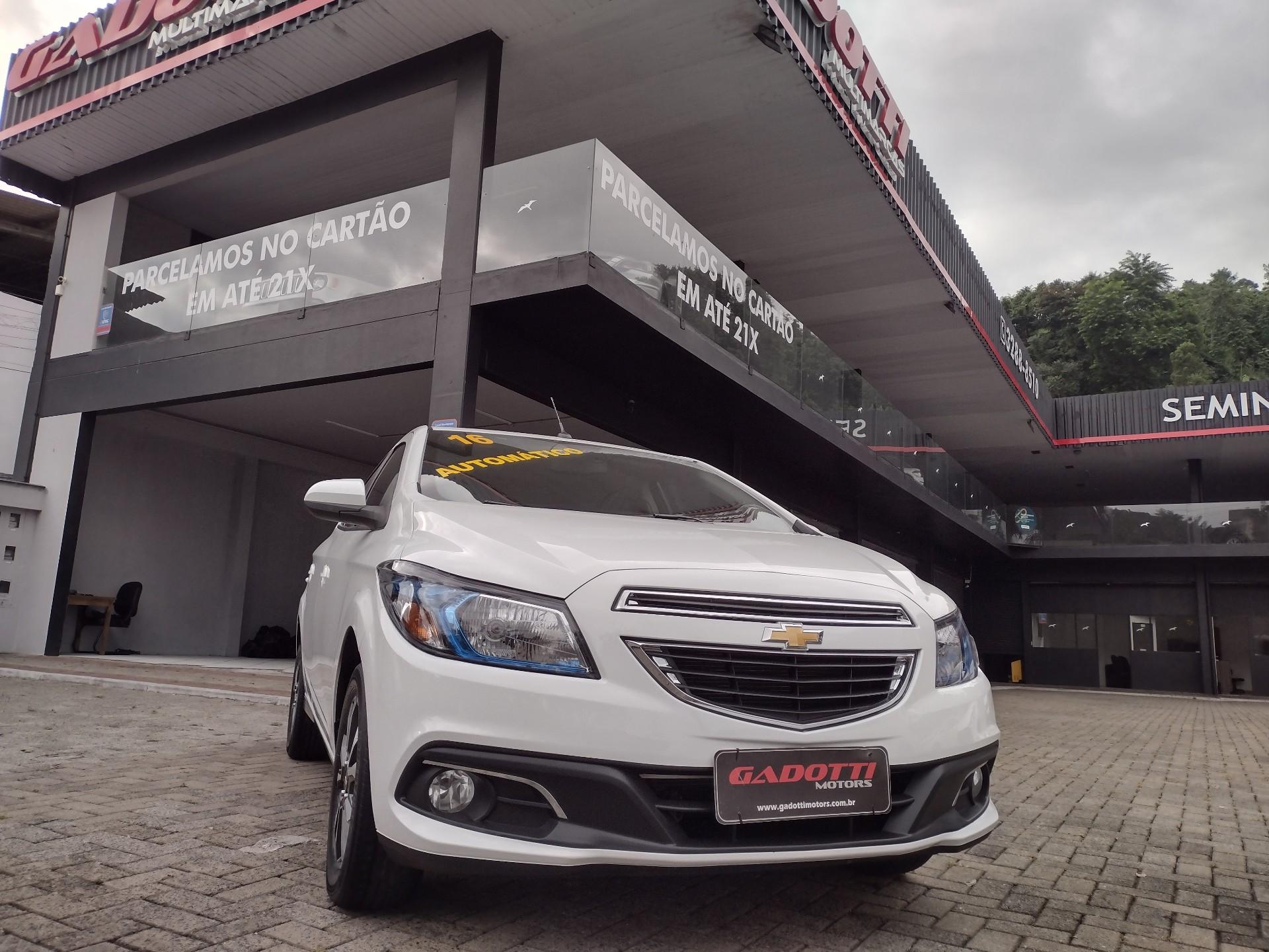 Chevrolet Onix 2015 em Blumenau - Usados e Seminovos